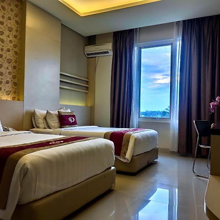 Grand Parama Hotel Tanjung Redep Екстер'єр фото