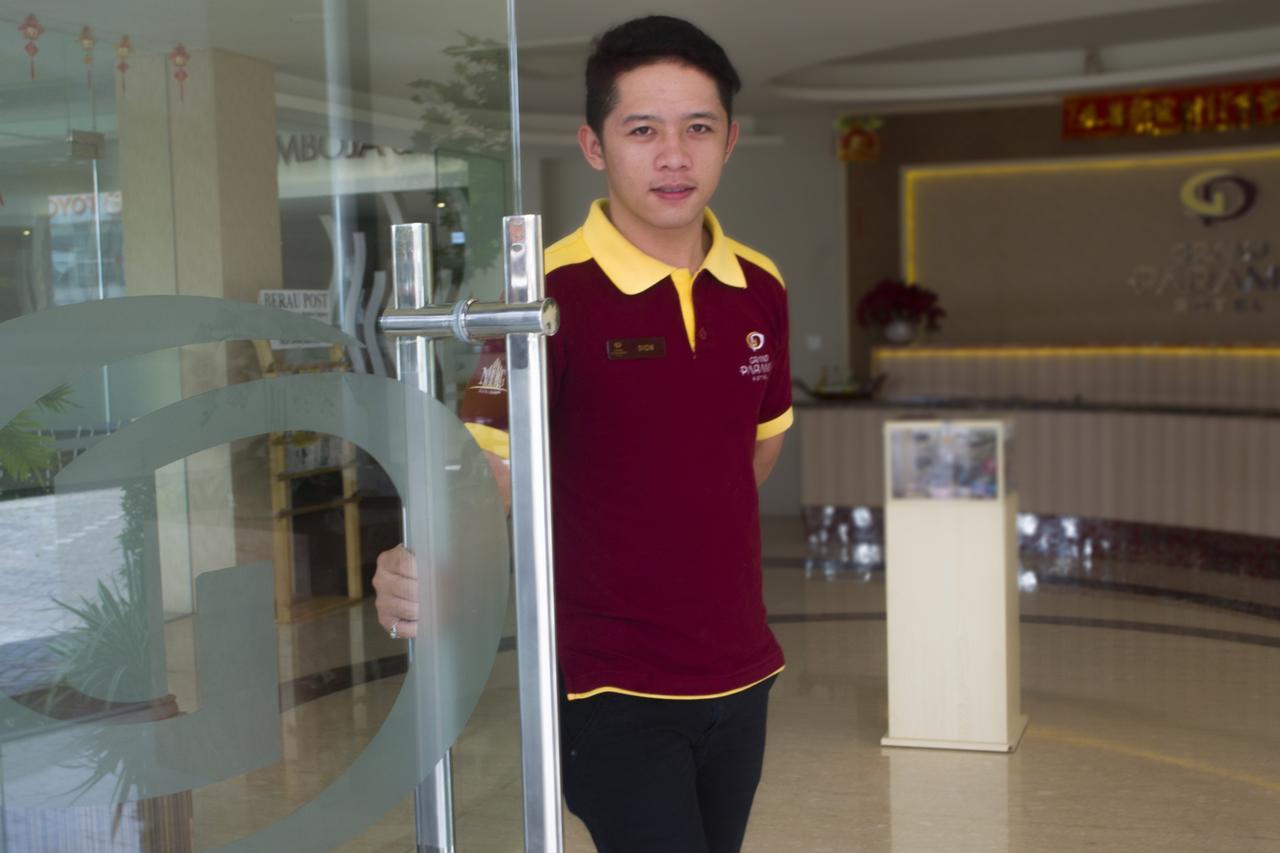 Grand Parama Hotel Tanjung Redep Екстер'єр фото